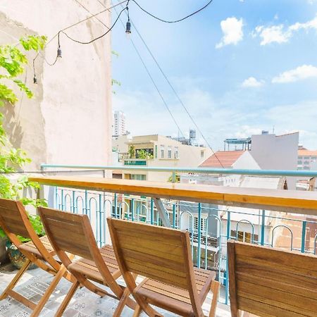 הו צ'י מין סיטי The Art - Vitamin Smiles Hostel מראה חיצוני תמונה