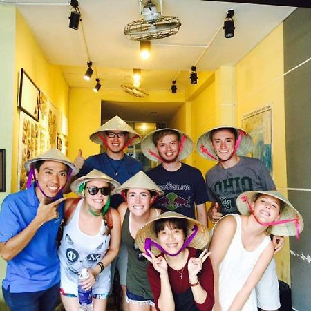 הו צ'י מין סיטי The Art - Vitamin Smiles Hostel מראה חיצוני תמונה