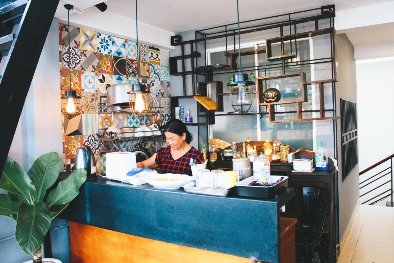 הו צ'י מין סיטי The Art - Vitamin Smiles Hostel מראה חיצוני תמונה