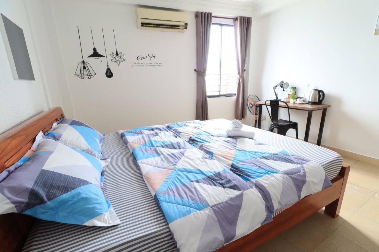 הו צ'י מין סיטי The Art - Vitamin Smiles Hostel מראה חיצוני תמונה