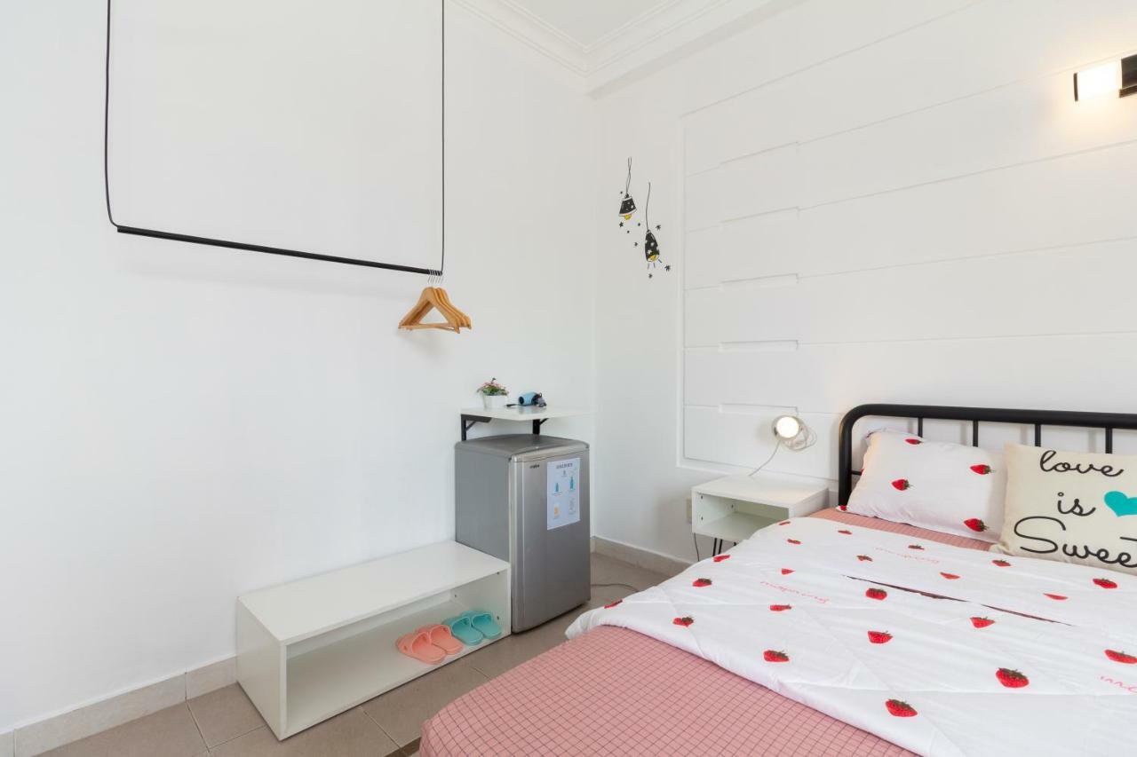 הו צ'י מין סיטי The Art - Vitamin Smiles Hostel מראה חיצוני תמונה
