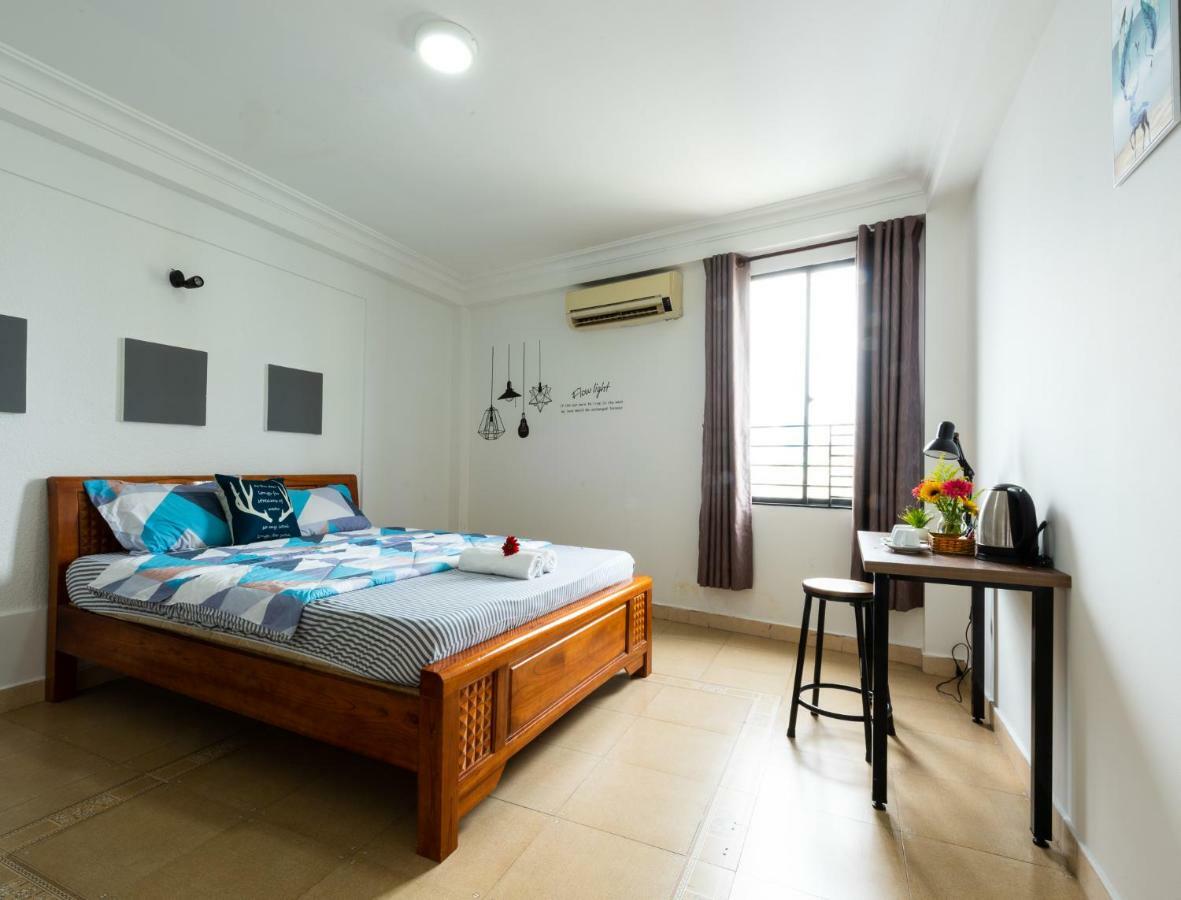 הו צ'י מין סיטי The Art - Vitamin Smiles Hostel מראה חיצוני תמונה