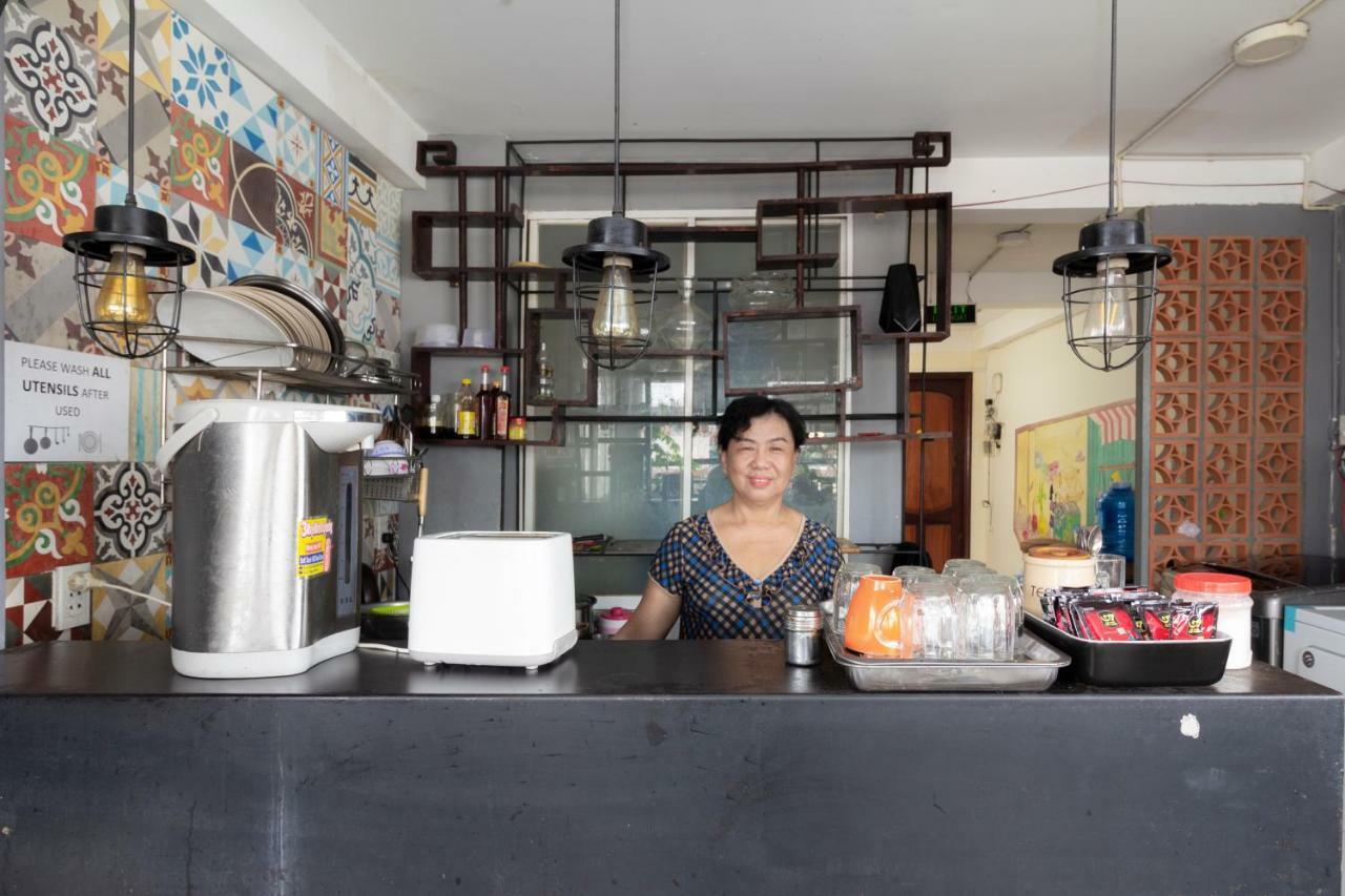 הו צ'י מין סיטי The Art - Vitamin Smiles Hostel מראה חיצוני תמונה