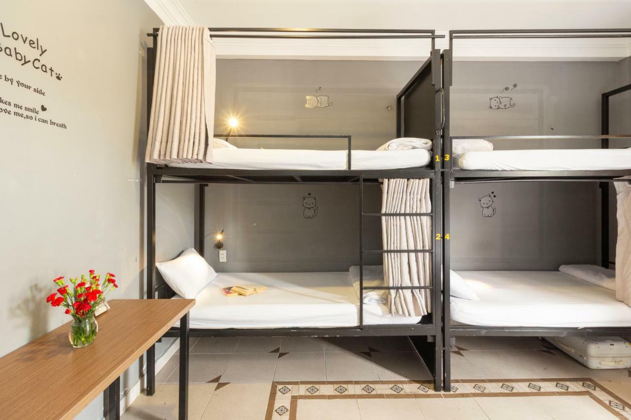 הו צ'י מין סיטי The Art - Vitamin Smiles Hostel מראה חיצוני תמונה