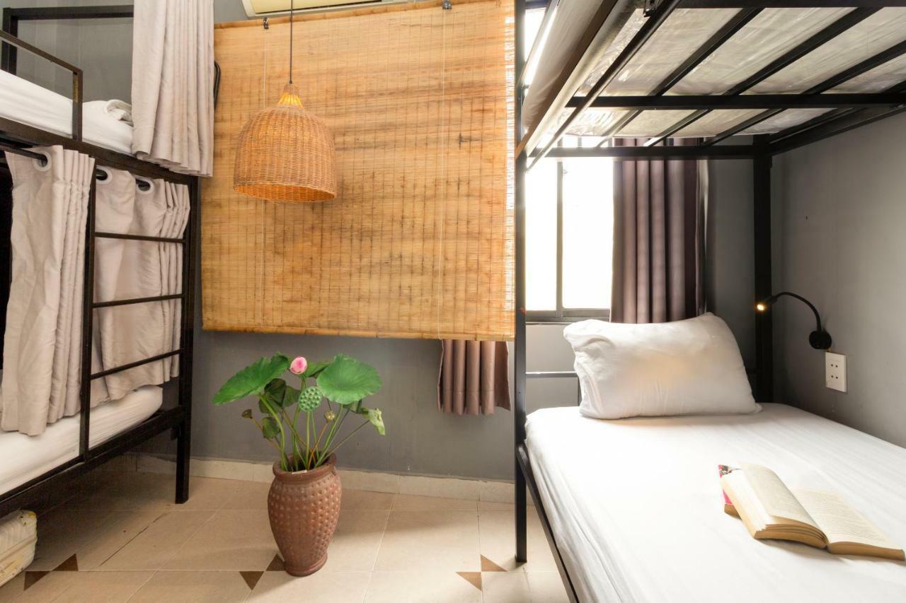 הו צ'י מין סיטי The Art - Vitamin Smiles Hostel מראה חיצוני תמונה