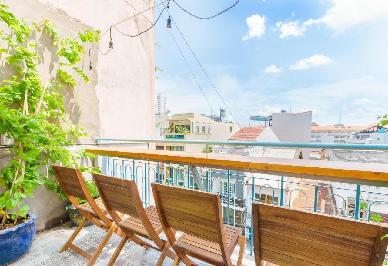 הו צ'י מין סיטי The Art - Vitamin Smiles Hostel מראה חיצוני תמונה